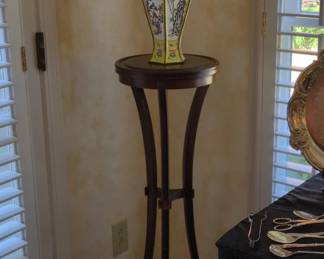 Chinese Export Famille Rose Hexagonal Vase