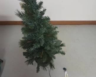 Prelit Artificial Christmas Tree
