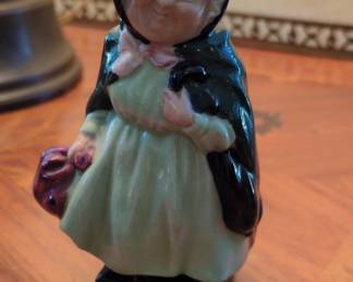 Royal Doulton Figurine Sairey Gamp HN