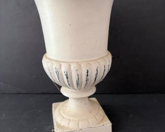182 castironurnplanteroffwhiteflutedd