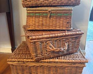 126 collectionoffourrectangularliddedwi