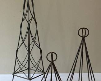 475 trioofgardenobelisksmetaltopiarytr