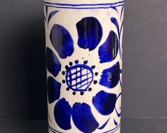 175 handpaintedfloralbluewhiteglazedpo