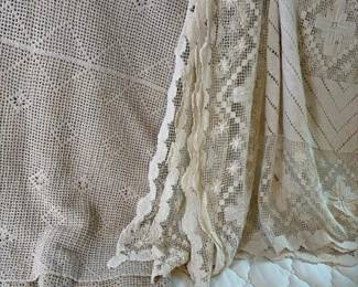 030 vintagehandcrochetedlacetwinmattres