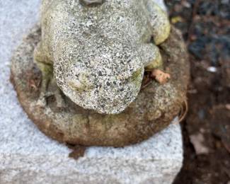 187 concretefroggardenfountainstatuecas