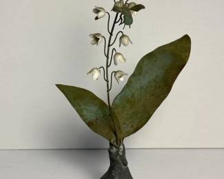 455 vintagemetallilyofthevalleysculptu