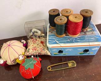 364 sewingaccessoriesvintagethreadpincus