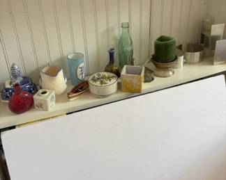 203 mixedlotofdecorativeitemsincluding