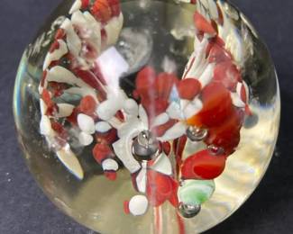 142 glasspaperweightwithencasedredandw