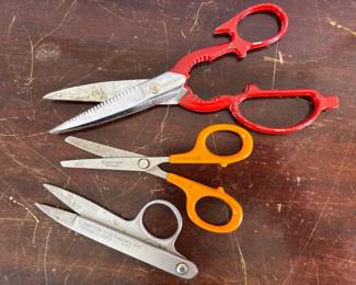 365 redutilityshearsfiskarsscissorsand