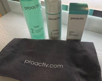 Proactiv Skincare Set with Toning Moisturizer and Repair Treatment