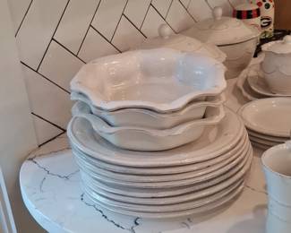 Juliska Berry  Thread Whitewash Dinnerware Set