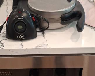 Presto Ceramic FlipSide Belgian Waffle Maker