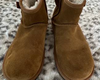 Koolaburra by UGG Short Suede Boots with Bow