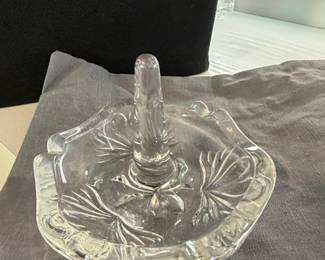 Vintage Oneida Southern Garden Frosted Crystal Ring Holder Dish