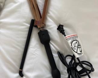 Amika Rose Gold Titanium or Inch Curling Wand third image