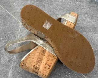 Pelle Moda Womens Gold Metallic Cork Wedge Sandals third image