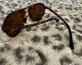 Goodr Amelia Earhart Ghosted Me Sunglasses second image