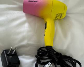 Amika Park Avenue Blow Dryer