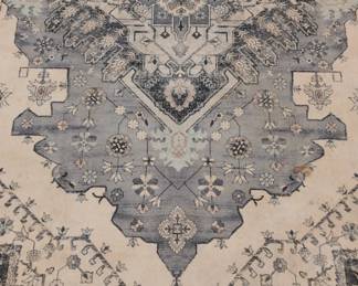 Safavieh Pyramid Distressed Persian Style Area Rug