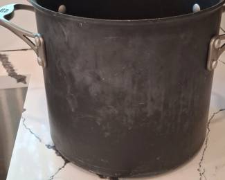 Calphalon HardAnodized Aluminum Stock Pot