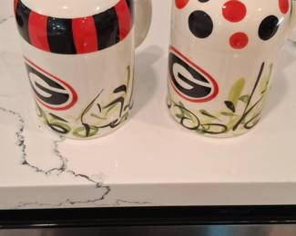 Georgia Bulldogs G Logo and Polka Dot Ceramic Salt and Pepper Shaker Set
