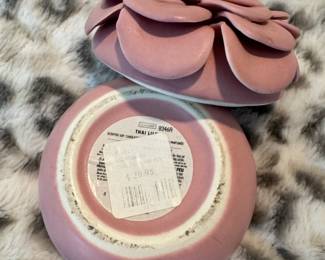 Illume Thai Lily  Rose Scented Candle third image