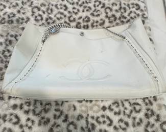 Chanel White Leather Rodeo Drive Hobo Bag