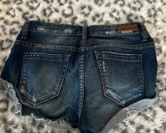 BLANKNYC Womens Denim Cutoff Shorts Size third image