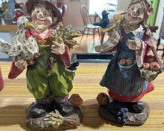 Decorative figurines 