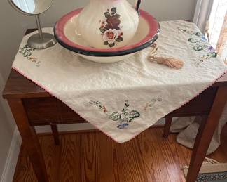 Desk    pitcher & bowl    Mirror 