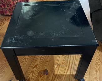 Rolling end table 