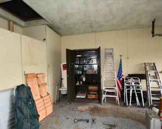 852Garage