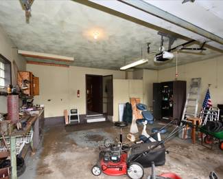 851Garage