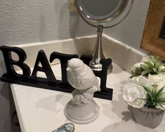 Bathroom decor 