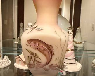 Fenton glass 1996 Connoisseur uranium trout vase