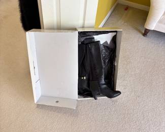 Just like new Anne Klein boots womens size 8
