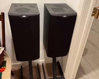 B&W Speaker-Set of (2)