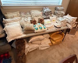 beddings and pillows, mattress pads 