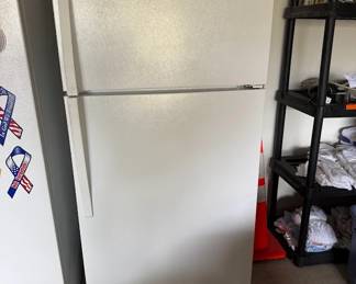 garage fridge - great shape - no dents