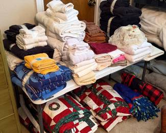 Christmas linens size double and queen, towels 
