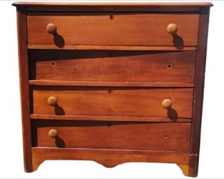 Country Style Vintage Dresser With Recessed Side Panels, Scalloped Apron & Bracket Feet