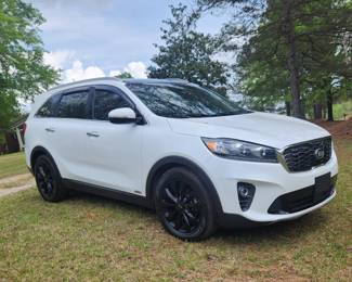2020 Kia Sorento, 86,000 original miles, warranty until 116,0000 Options/Features: leather, Panoramic sun/moon roof, third-row seating, navigation, and advanced safety tech. 