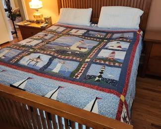 Arts & Craft style solid wood bedroom set 