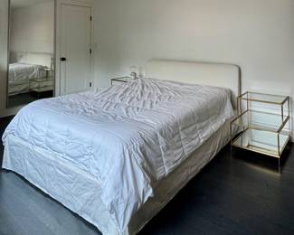 Upholstered Queen Bed