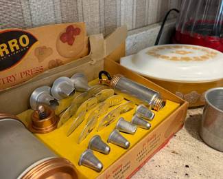 Mirro Aluminum Cooky-Pastry Press and Decorator Set