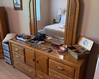 Arbek Solid Oak Dresser with Mirror