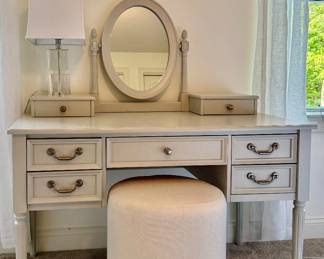 Vanity/Writing Desk