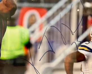autograph detail