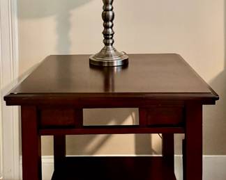 (2) Side Tables/Nightstands